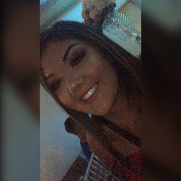 Meet your Posher, Gisselle - Picture 1 of 1